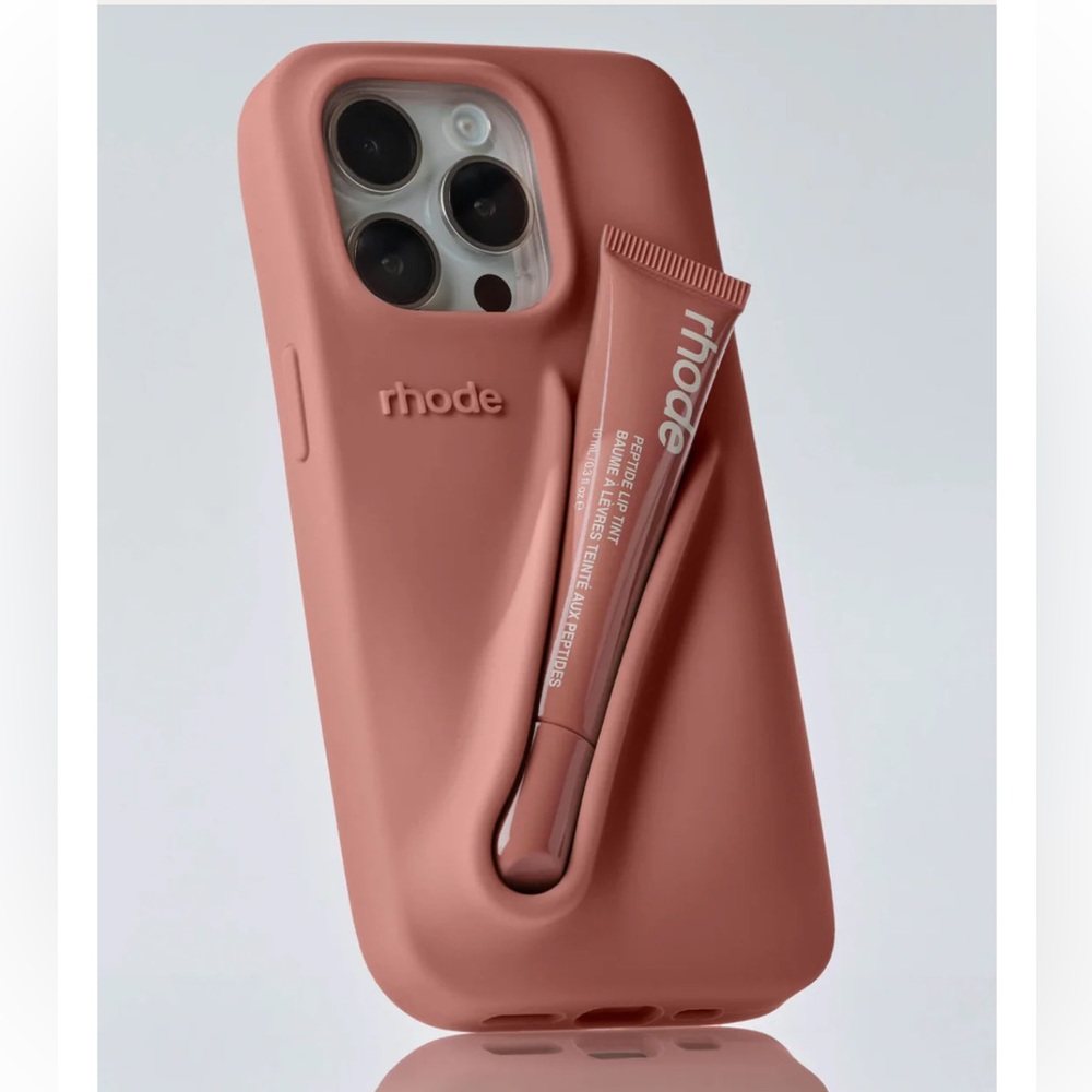 Rhode Fall Lip Case Iphone 14 Pro: Toast